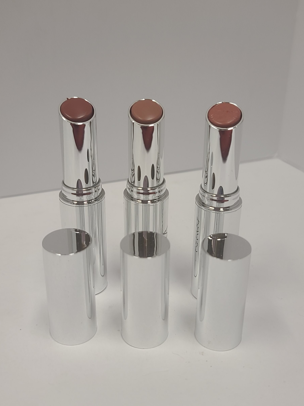 Laura Geller Hydrating Jelly Balm Lip Color Trio - Peach Rose Tones - Picture 2 of 3